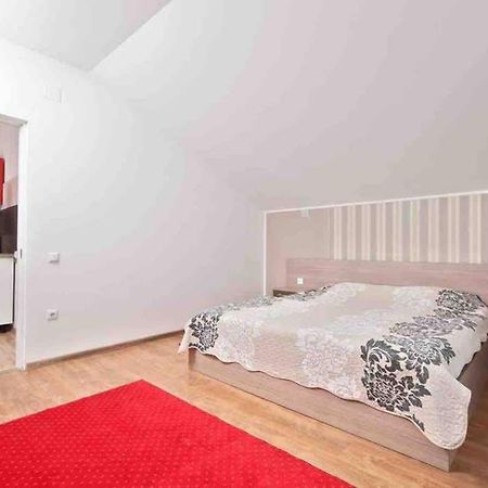 Dana Guest House Oradea Exterior photo